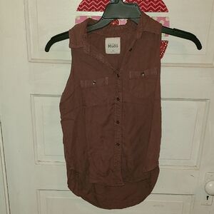 Mudd Sleeveless Button Down Shirt - Maroon